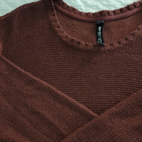 Design Lab pullover sweater - Picture 7 of 12